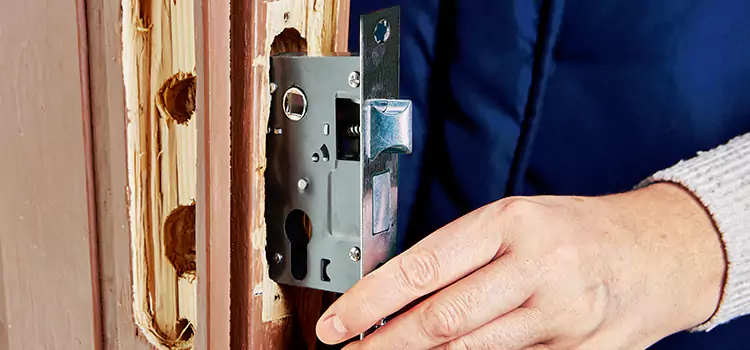 Garage Door Lock Replacement Inglewood-Finn Hill